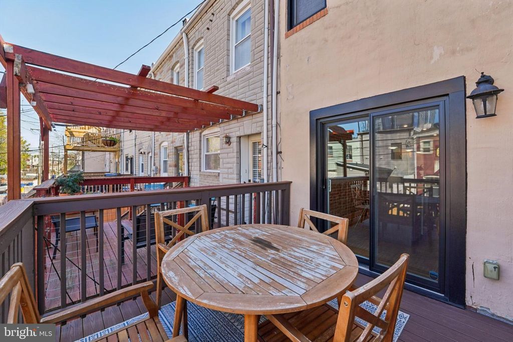 Image 23 of property listing at 616 S BELNORD AVE, Baltimore, MD 21224