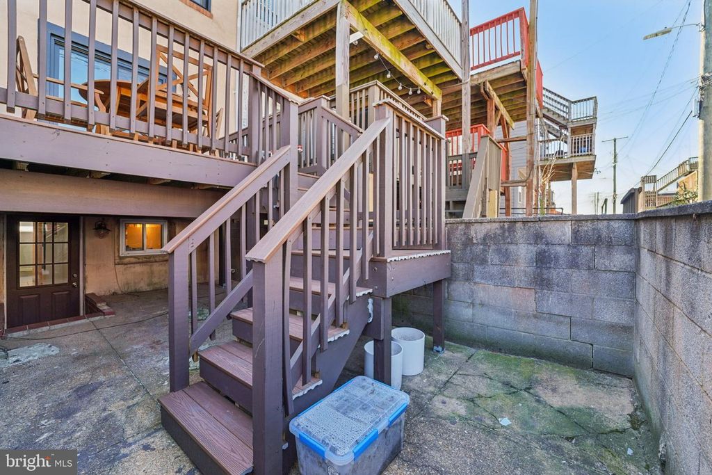 Image 24 of property listing at 616 S BELNORD AVE, Baltimore, MD 21224