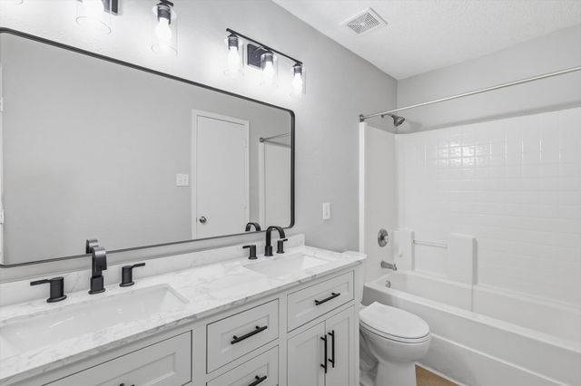 2317 Avalon Creek Way, Mckinney, TX 75071