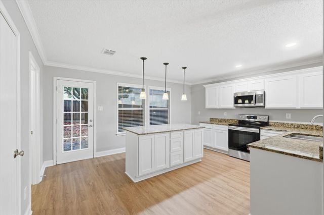 2317 Avalon Creek Way, Mckinney, TX 75071