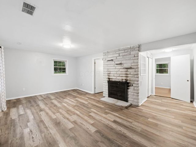 1202 E Walnut Street, Westerville, OH 43081