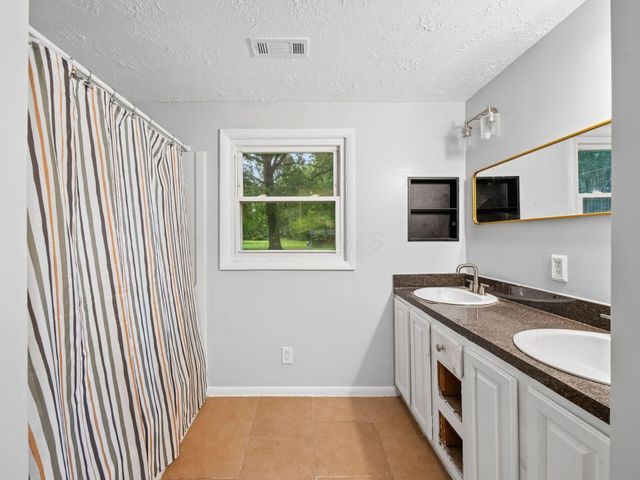 1202 E Walnut Street, Westerville, OH 43081
