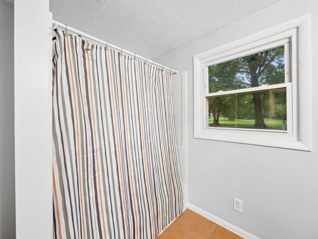 1202 E Walnut Street, Westerville, OH 43081