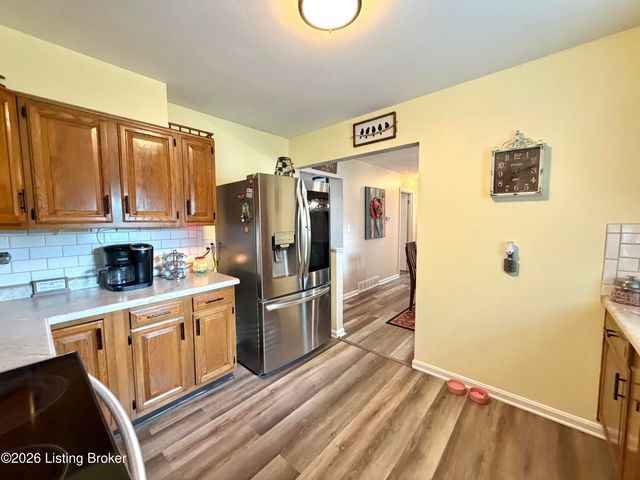 2409 Fluhr Ln, Louisville, KY 40216
