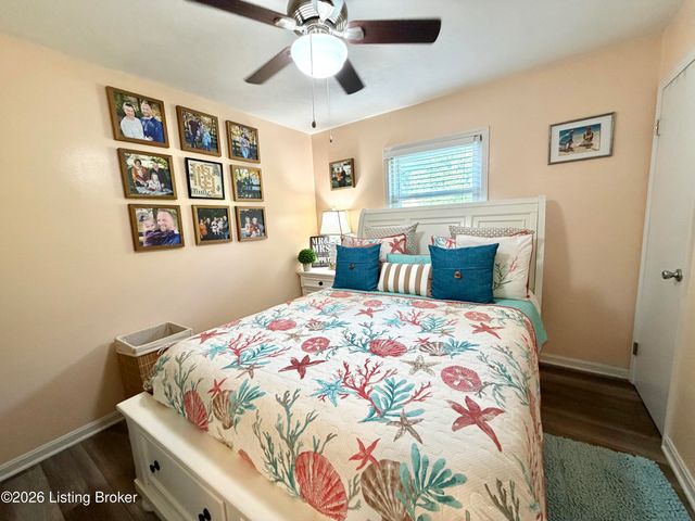 2409 Fluhr Ln, Louisville, KY 40216