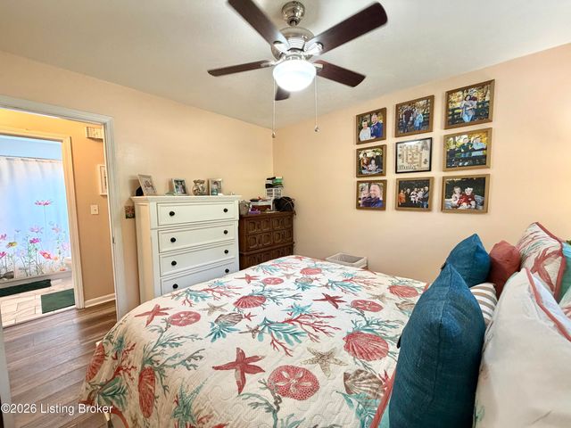 2409 Fluhr Ln, Louisville, KY 40216
