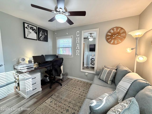 2409 Fluhr Ln, Louisville, KY 40216