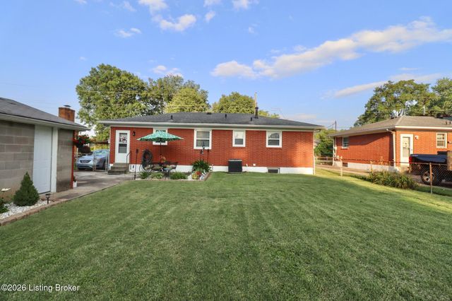 2409 Fluhr Ln, Louisville, KY 40216