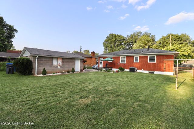 2409 Fluhr Ln, Louisville, KY 40216
