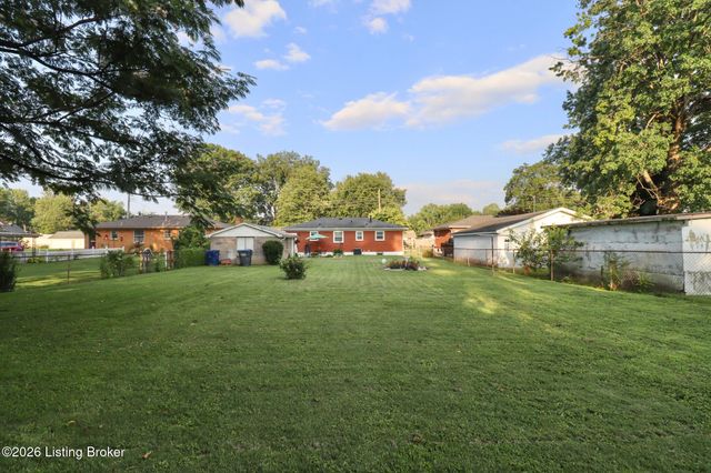2409 Fluhr Ln, Louisville, KY 40216