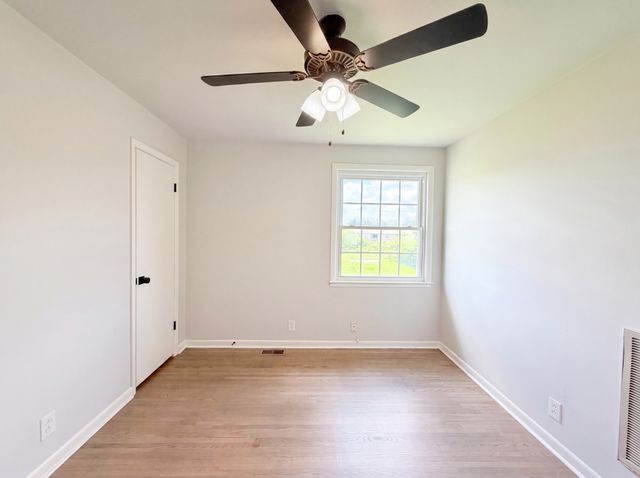 112 Norris Dr, Clarksville, TN 37042