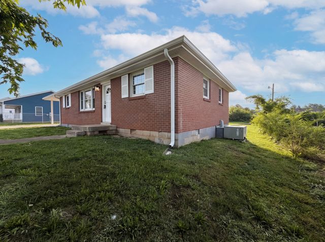 112 Norris Dr, Clarksville, TN 37042