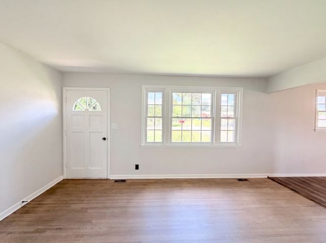 112 Norris Dr, Clarksville, TN 37042