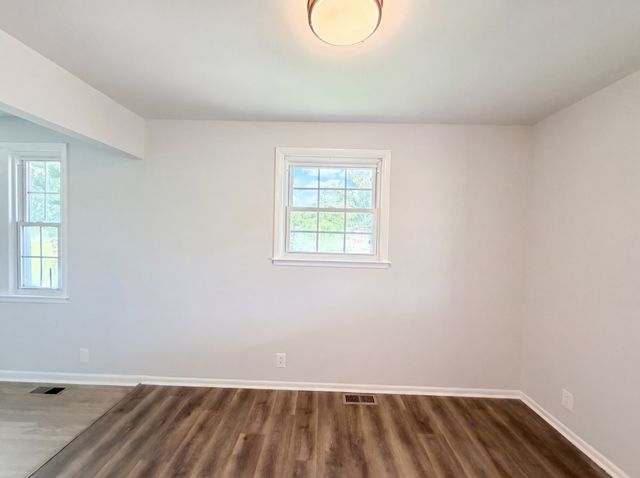 112 Norris Dr, Clarksville, TN 37042