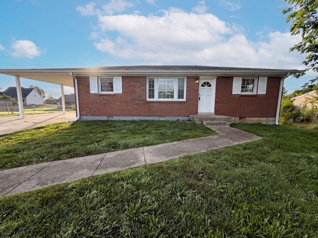 112 Norris Dr, Clarksville, TN 37042
