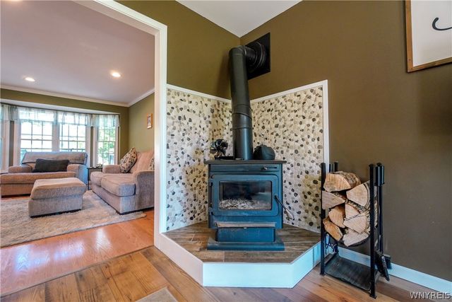 6138 Versailles Road, Hamburg, NY 14085