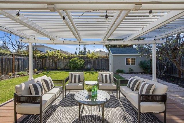 1150 Junipero Avenue, Redwood City, CA 94061