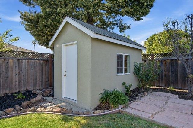 1150 Junipero Avenue, Redwood City, CA 94061