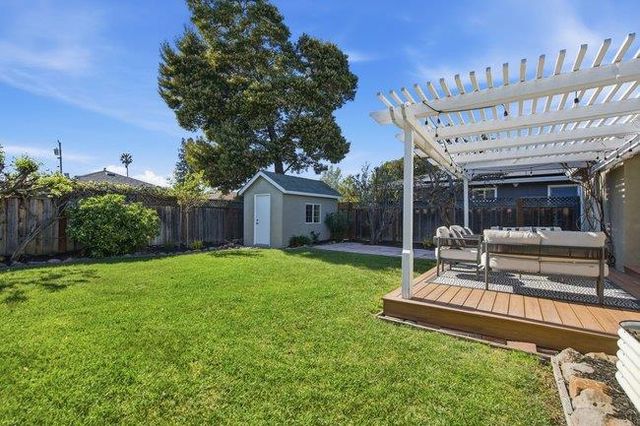 1150 Junipero Avenue, Redwood City, CA 94061