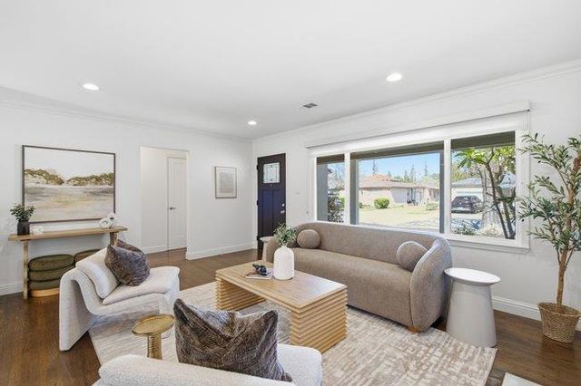 1150 Junipero Avenue, Redwood City, CA 94061