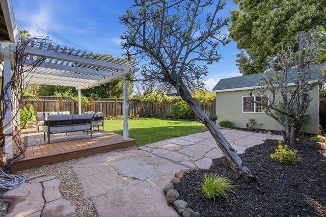 1150 Junipero Avenue, Redwood City, CA 94061