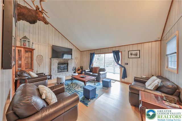 321 Clubhouse Drive, Middle Smithfield Twp, PA 18302