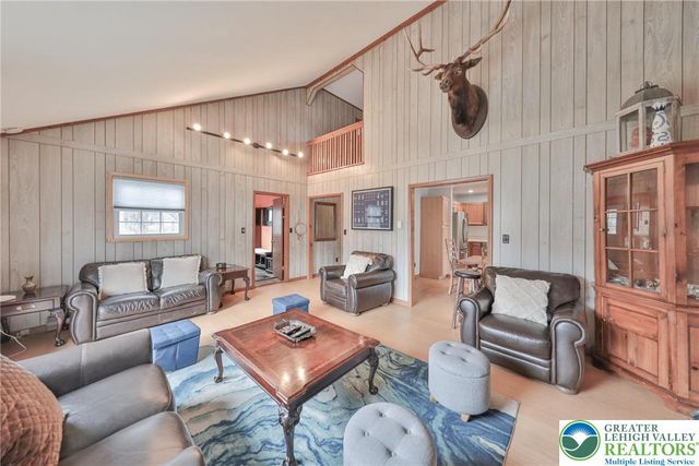 321 Clubhouse Drive, Middle Smithfield Twp, PA 18302