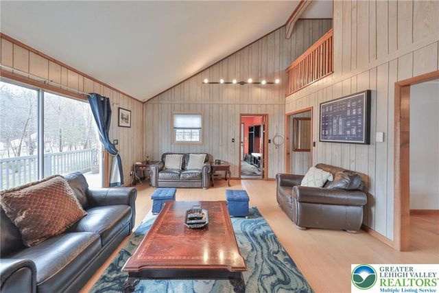 321 Clubhouse Drive, Middle Smithfield Twp, PA 18302