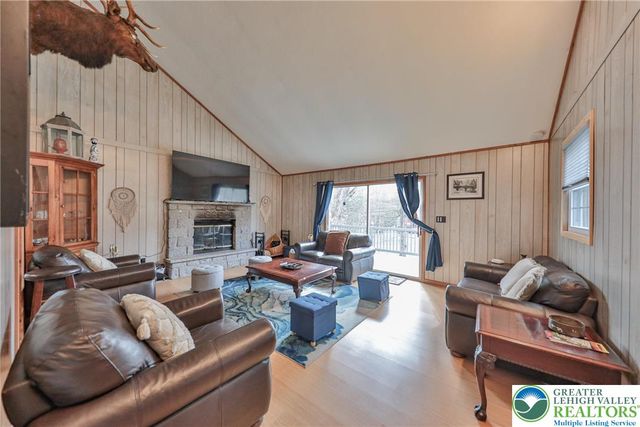 321 Clubhouse Drive, Middle Smithfield Twp, PA 18302
