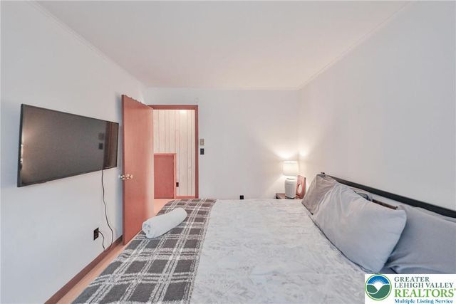 321 Clubhouse Drive, Middle Smithfield Twp, PA 18302