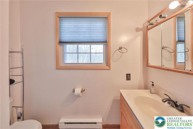 321 Clubhouse Drive, Middle Smithfield Twp, PA 18302