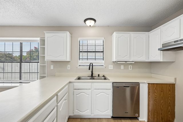 825 Weaver Street, Cedar Hill, TX 75104