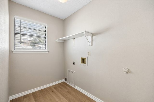 825 Weaver Street, Cedar Hill, TX 75104