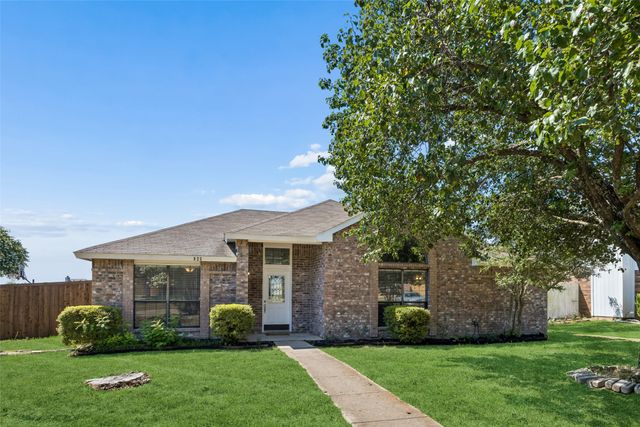 825 Weaver Street, Cedar Hill, TX 75104