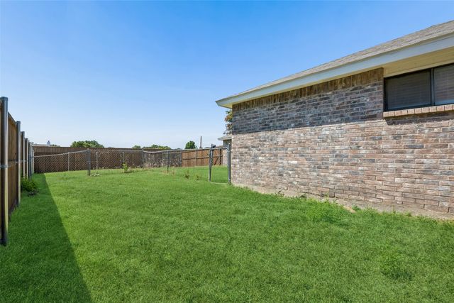 825 Weaver Street, Cedar Hill, TX 75104