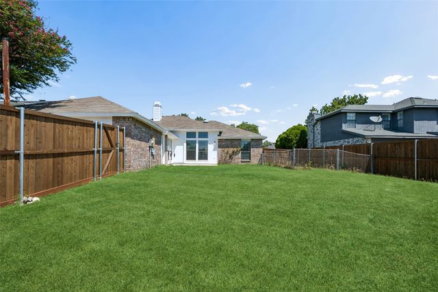 825 Weaver Street, Cedar Hill, TX 75104