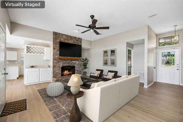 825 Weaver Street, Cedar Hill, TX 75104