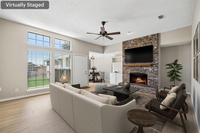 825 Weaver Street, Cedar Hill, TX 75104
