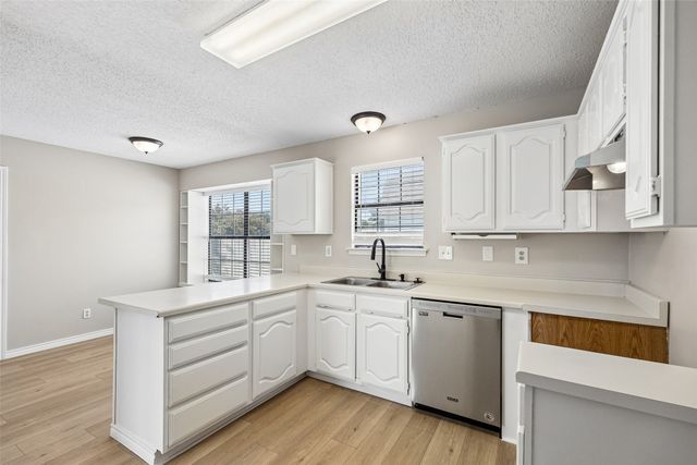 825 Weaver Street, Cedar Hill, TX 75104