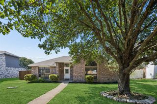 825 Weaver Street, Cedar Hill, TX 75104