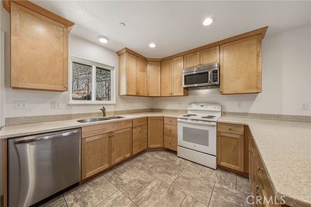 5585 Sunrise Drive, Kelseyville, CA 95451