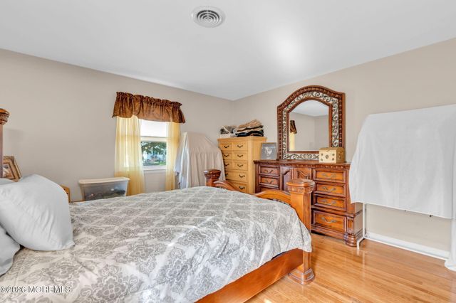 297 Westbrook Drive, Toms River, NJ 08757