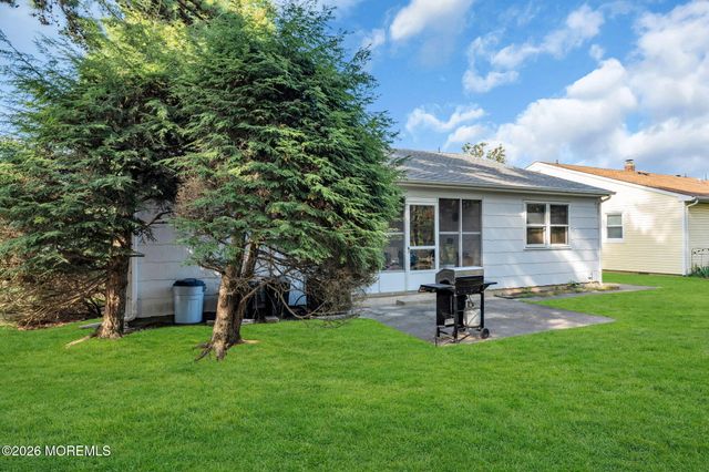 297 Westbrook Drive, Toms River, NJ 08757