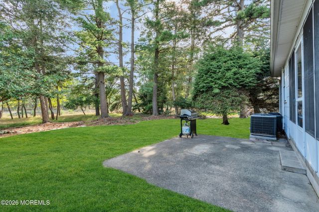 297 Westbrook Drive, Toms River, NJ 08757
