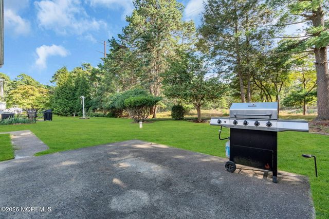 297 Westbrook Drive, Toms River, NJ 08757