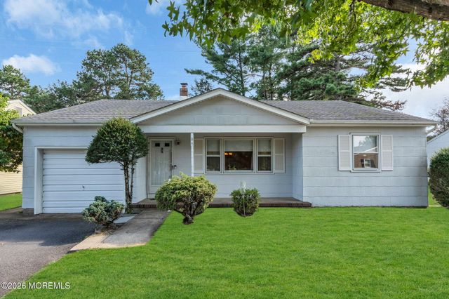 297 Westbrook Drive, Toms River, NJ 08757