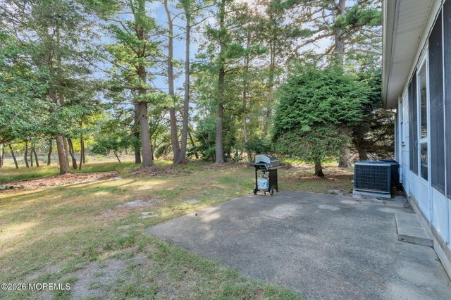 297 Westbrook Drive, Toms River, NJ 08757