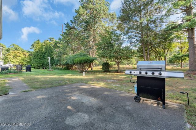 297 Westbrook Drive, Toms River, NJ 08757