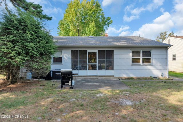 297 Westbrook Drive, Toms River, NJ 08757