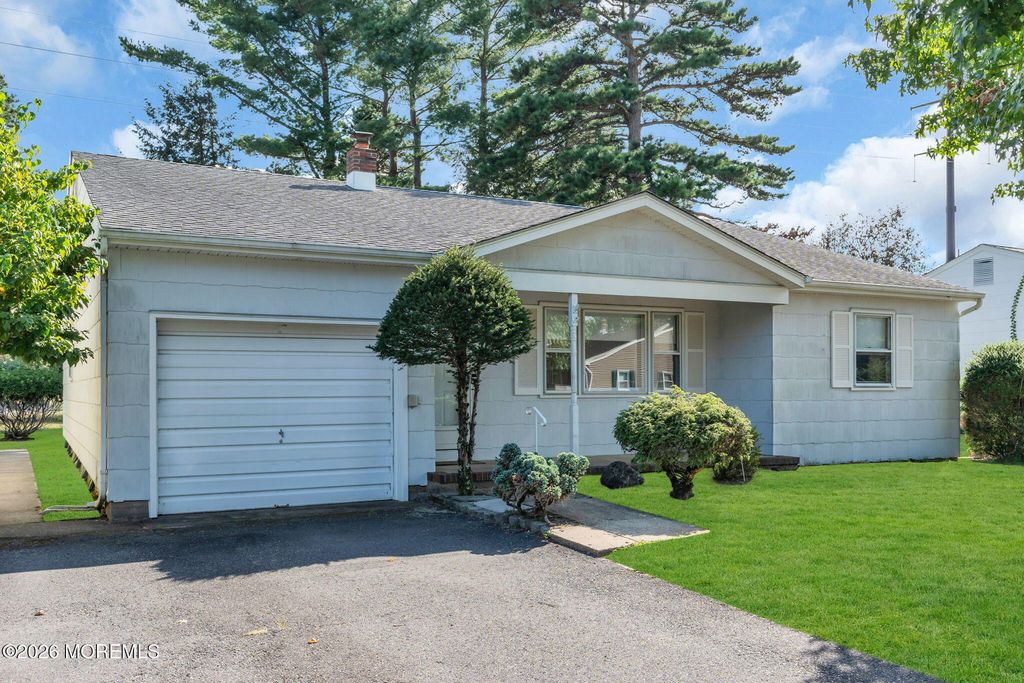 297 Westbrook Drive, Toms River, NJ 08757